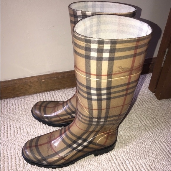 Burberry Rainboots - Picture 1 of 4